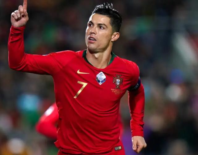 关于萨拉赫连续五场比赛得分超过晋级下一阶段，加拿大队不断突破！的信息