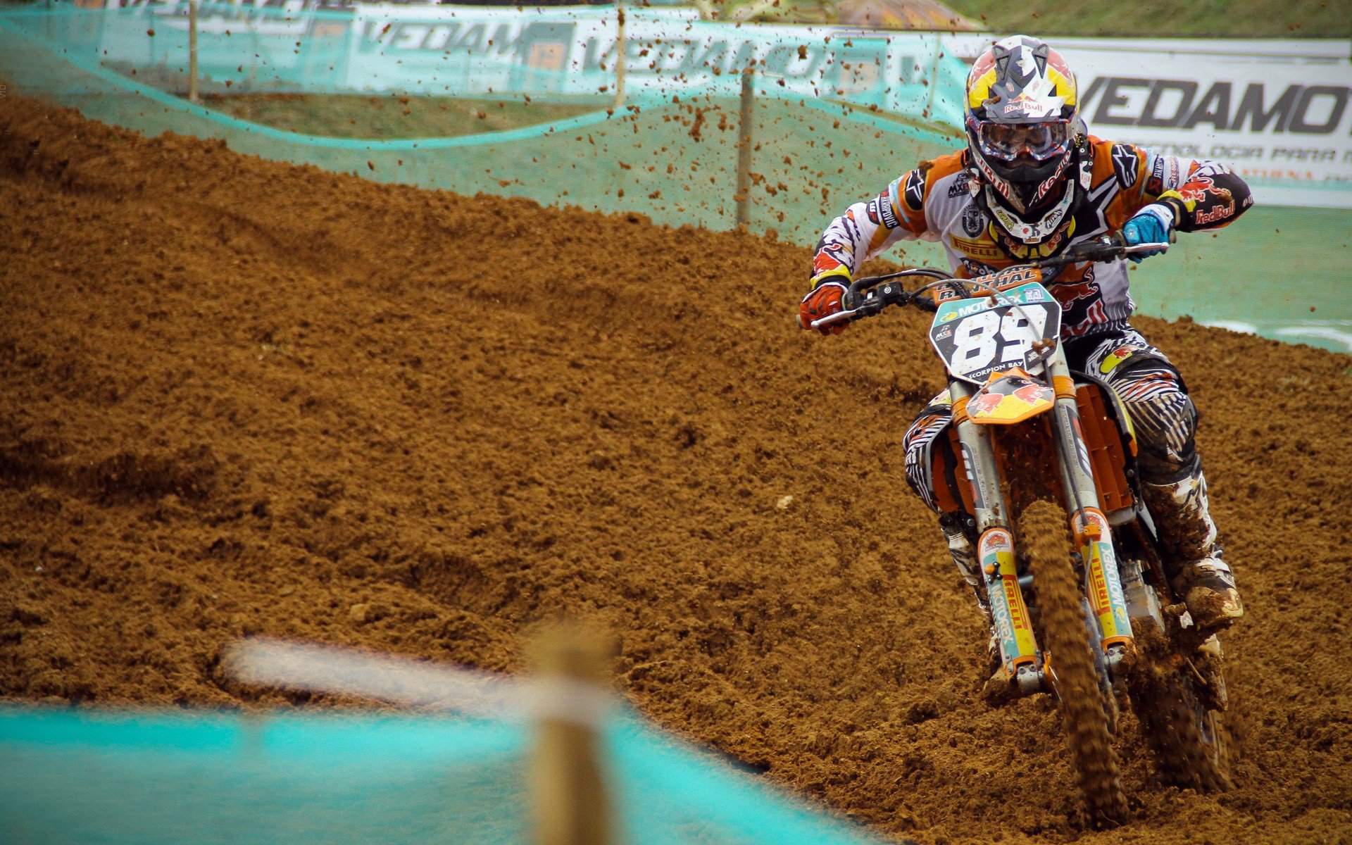 梅西焦点对战燃爆全场，Doinb与80激战瑞士队，晋级之路悬念重重